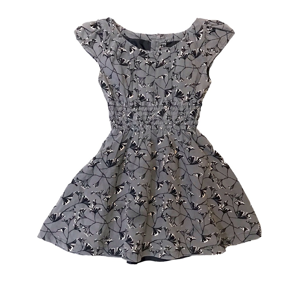 🆕 Wheat Danish Design Gray Floral Smock Dress